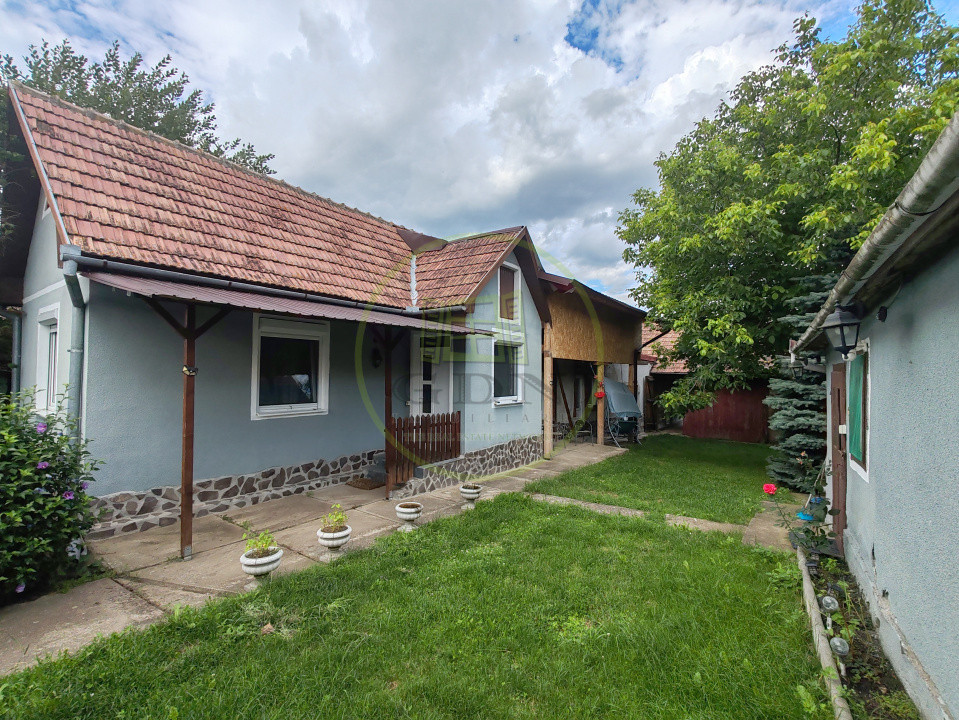 Casă de vânzare – Păuca 1400 mp teren , 132mp utili