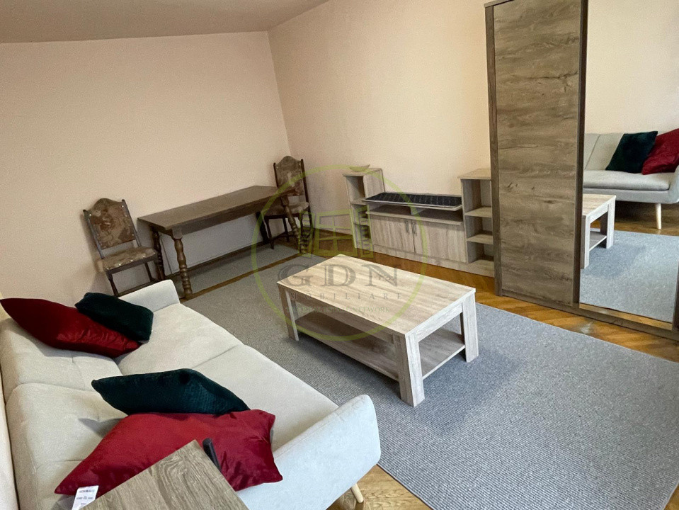 Apart.3 camere,decomandat, zona ultracentrală, lângă Fac. de Drept, Magheru