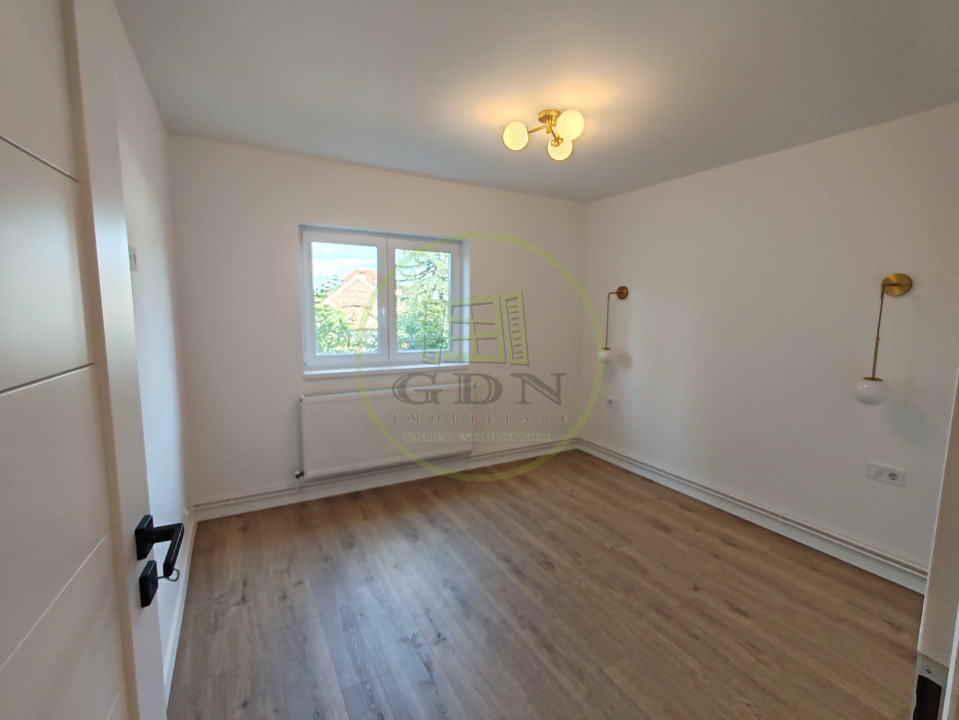 Apartament 3 camere decomandat – Modern, complet renovat, în cartier Ștrand