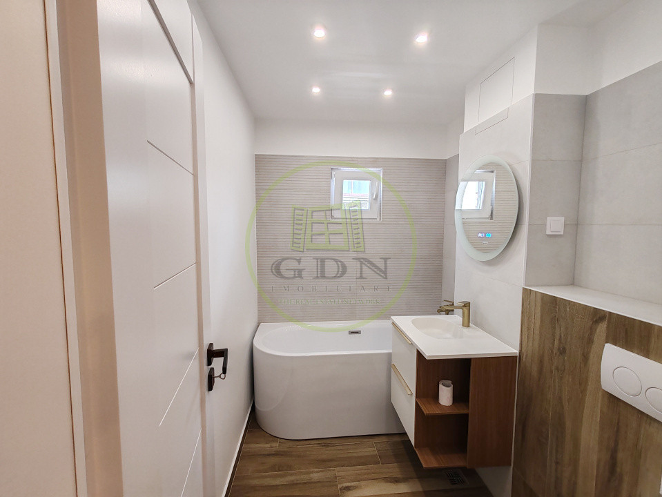 Apartament 3 camere decomandat – Modern, complet renovat, în cartier Ștrand