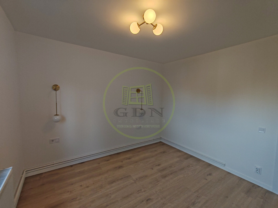 Apartament 3 camere decomandat – Modern, complet renovat, în cartier Ștrand