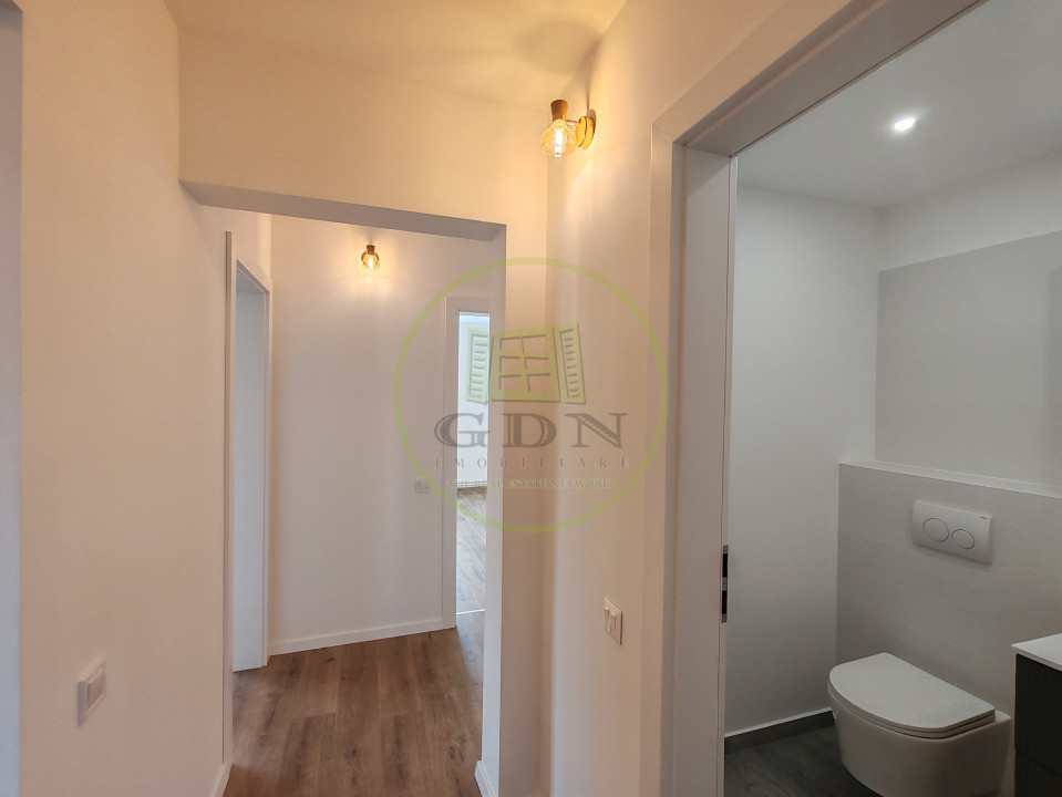 Apartament 3 camere decomandat – Modern, complet renovat, în cartier Ștrand