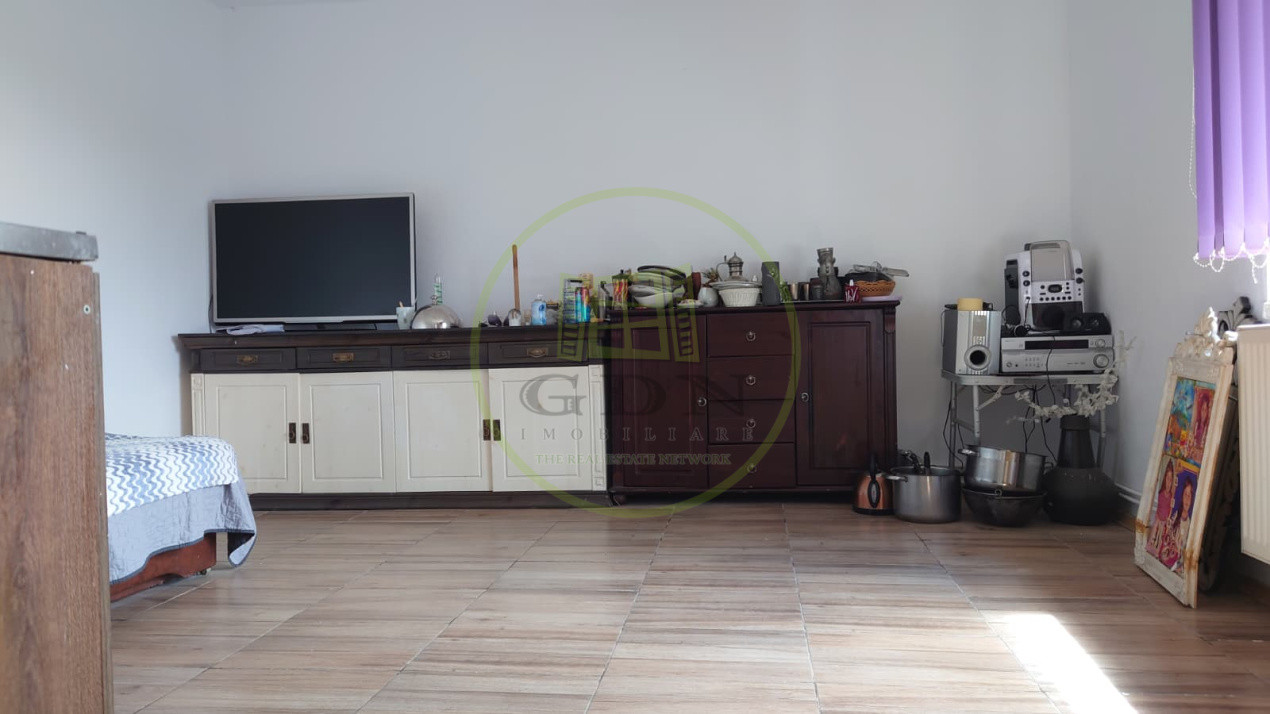Casa de vanzare in Sura Mare, curte 495 mp.