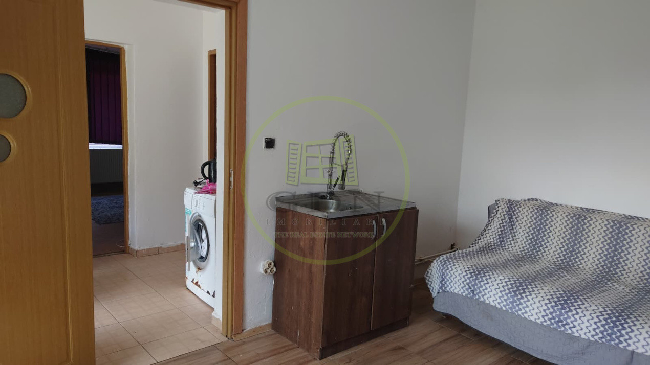 Casa de vanzare in Sura Mare, curte 495 mp.