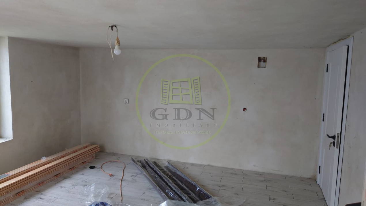 Casa de vanzare in Sura Mare, curte 495 mp.