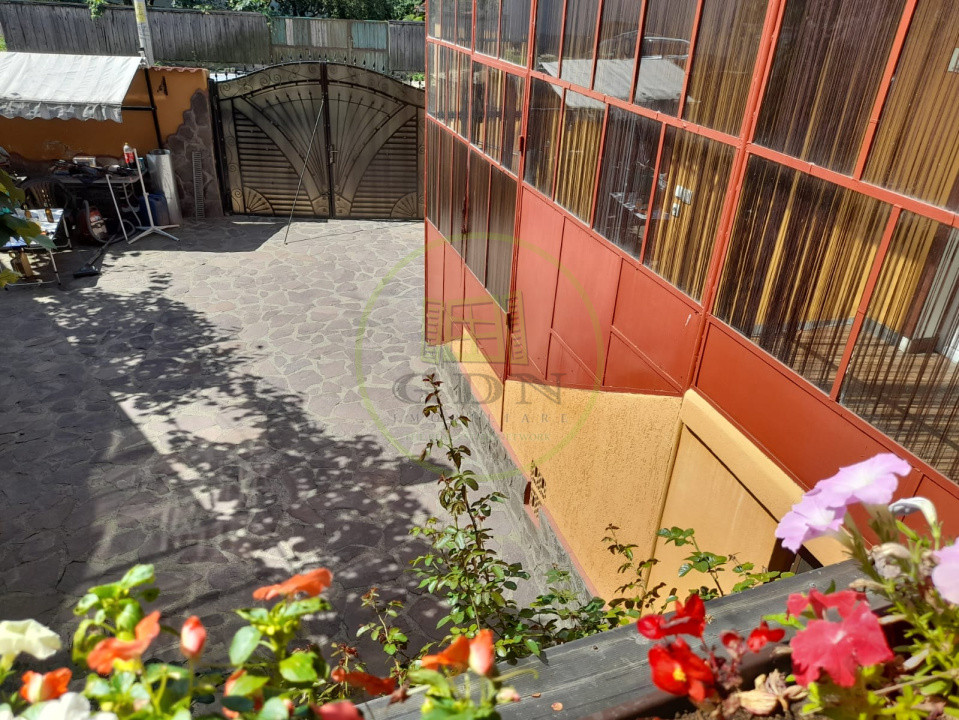 Casa renovata 5 camere de vanzare in locaitatea Mandra jud. Brasov