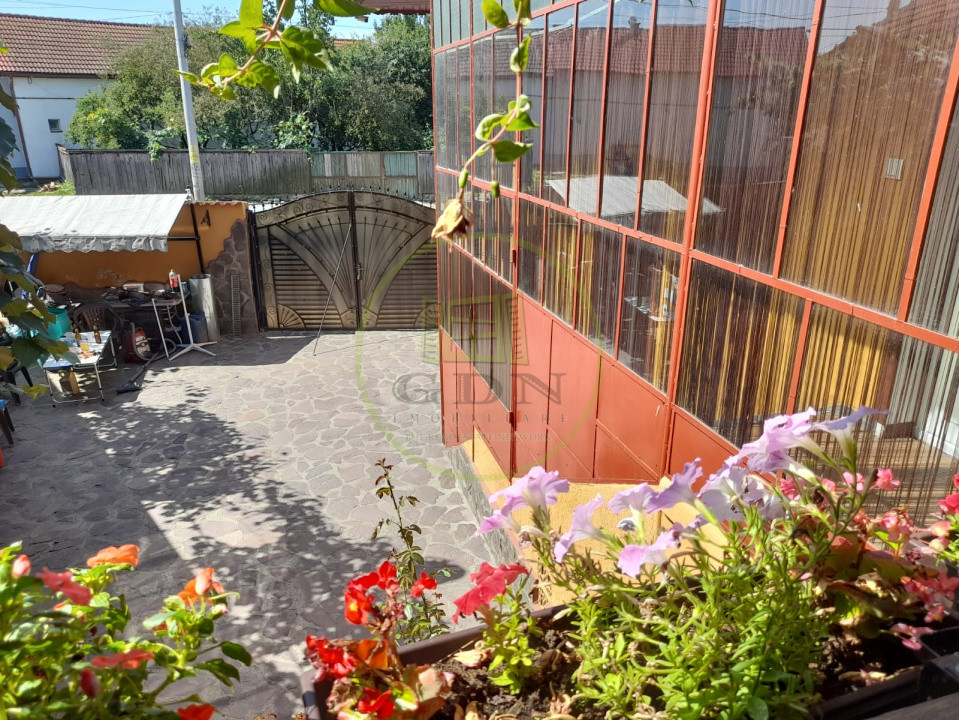Casa renovata 5 camere de vanzare in locaitatea Mandra jud. Brasov