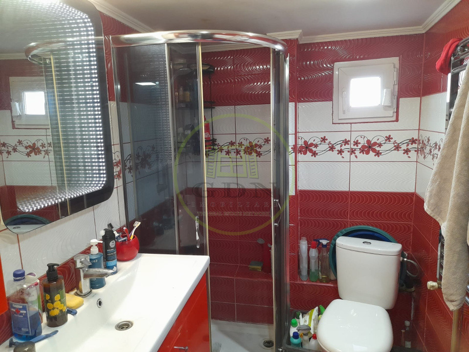 Casa renovata 5 camere de vanzare in locaitatea Mandra jud. Brasov