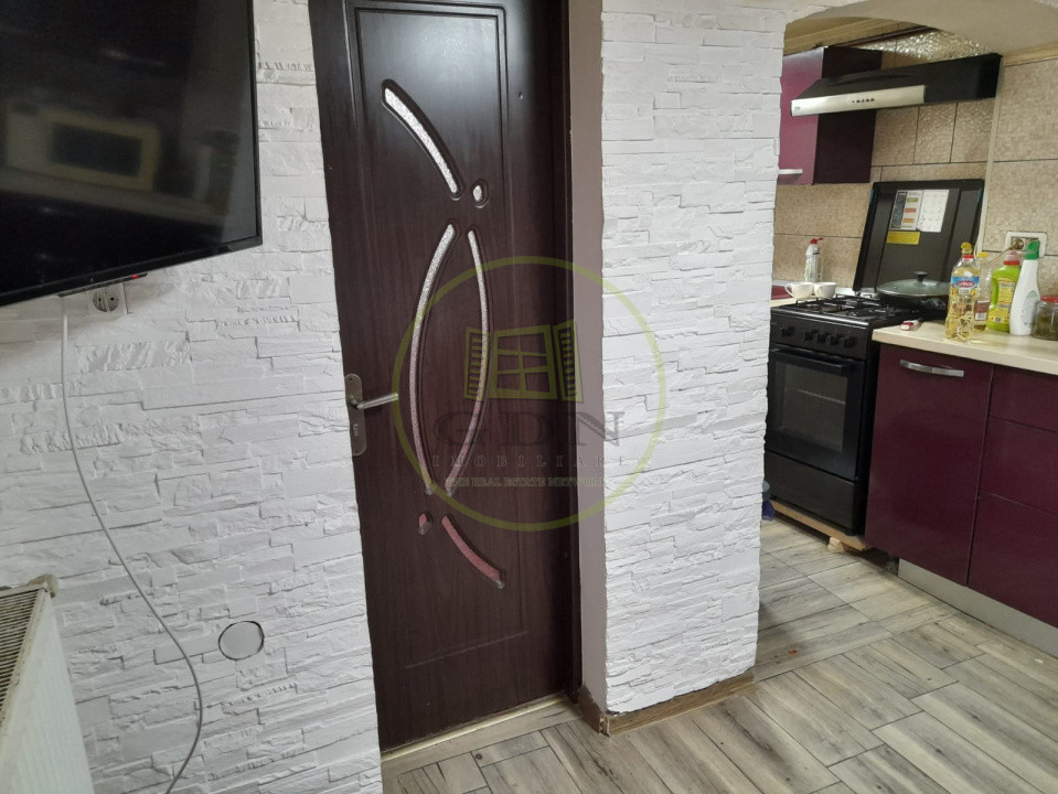 Casa renovata 5 camere de vanzare in locaitatea Mandra jud. Brasov