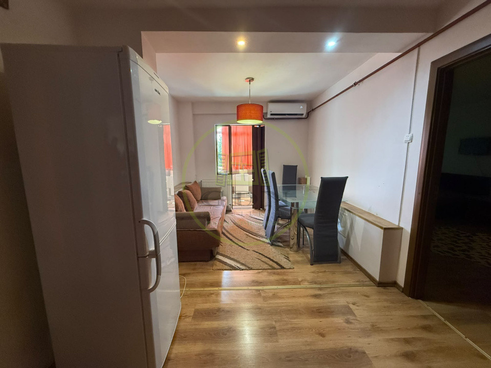 Apartament 3 camere, deccomandat, 54 mp, Rovine, Zona Garii