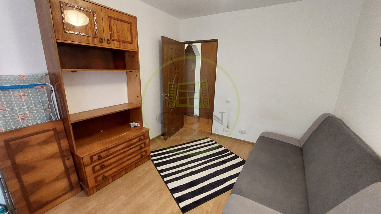 Apartament 3 camere decomandat, 71 mp, etajul 3, Rovine zona Parculet