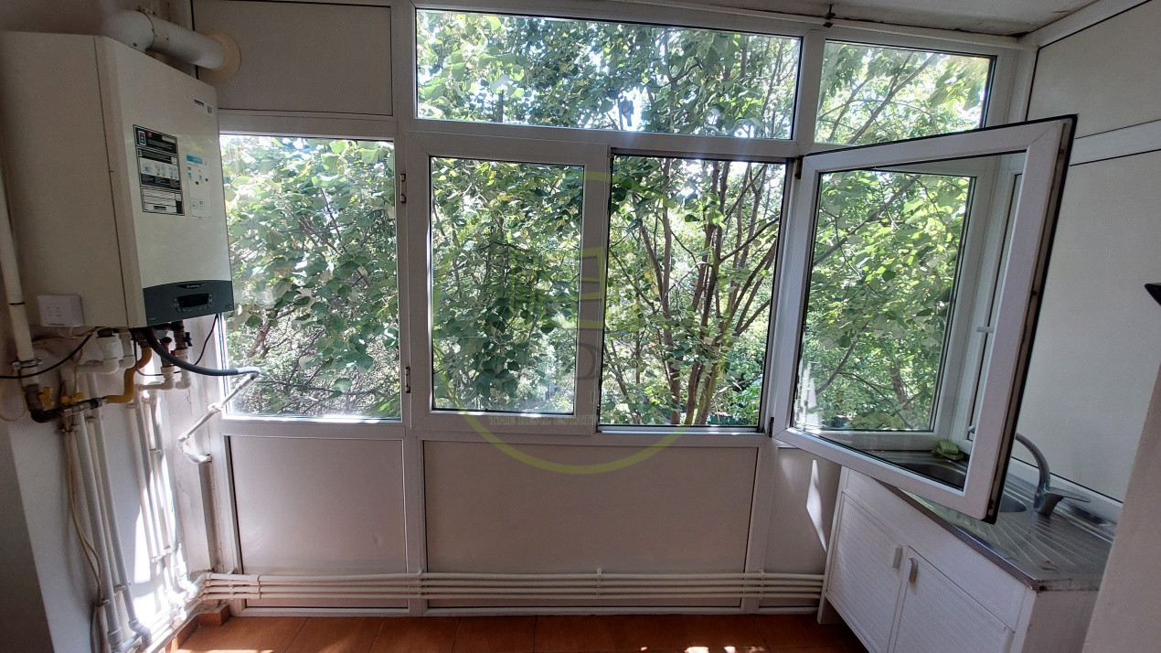 Apartament 3 camere decomandat, 71 mp, etajul 3, Rovine zona Parculet