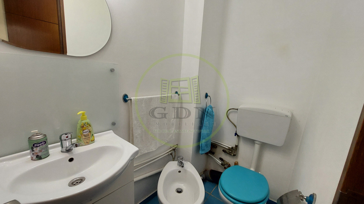 Apartament 3 camere decomandat, 71 mp, etajul 3, Rovine zona Parculet