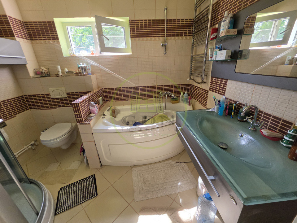 Casă individuală spațioasă de vânzare – Strada Negoi | 279 mp utili | Teren 770 