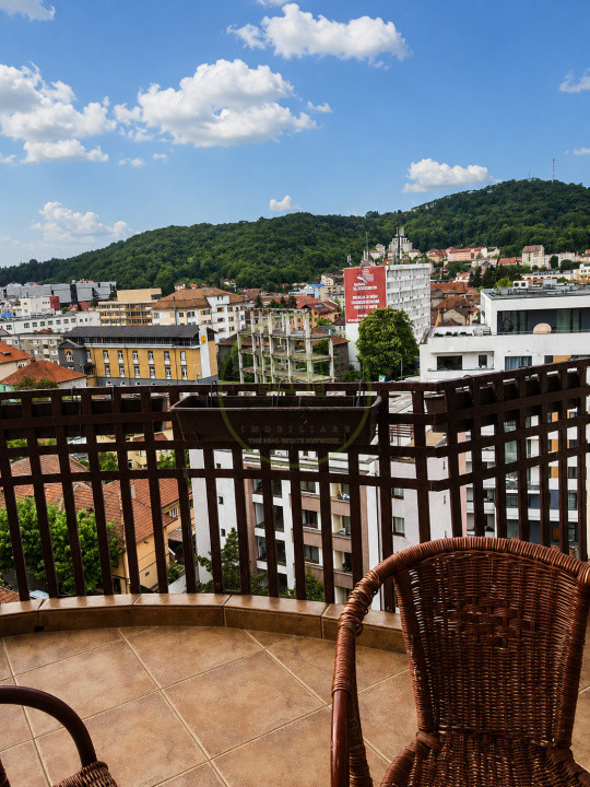 Apartament 3 camere de închiriat Aula Universității Onix Brașov