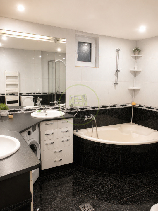 Apartament 3 camere de închiriat Aula Universității Onix Brașov