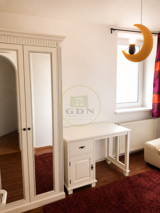 Apartament 3 camere de închiriat Aula Universității Onix Brașov