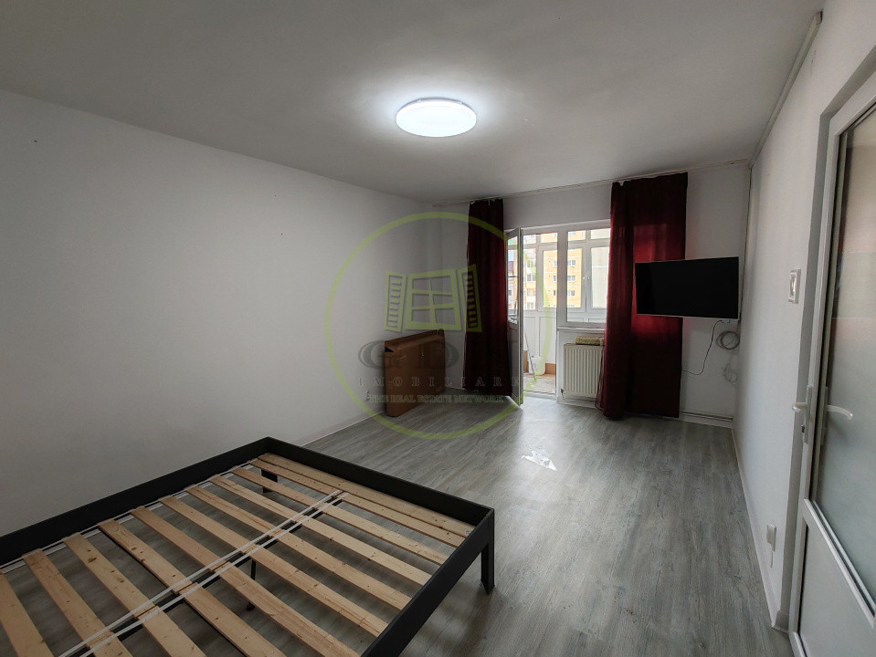 Apartament spațios cu 2 camere decomandate, de închiriat in cartierul V.Aaron