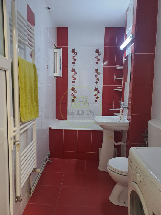 Apartament spațios cu 2 camere decomandate, de închiriat in cartierul V.Aaron