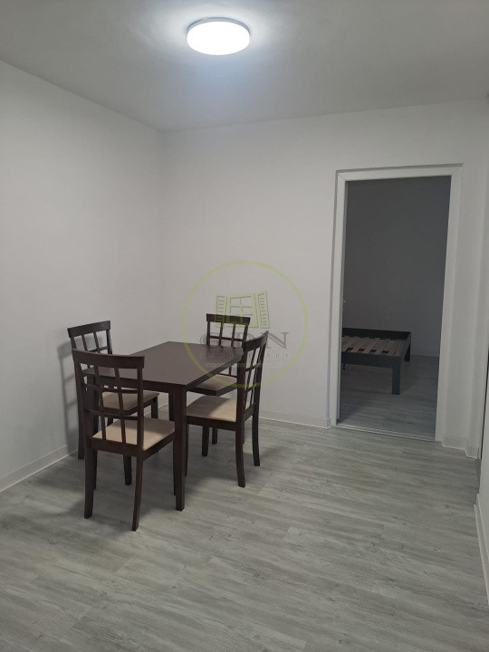 Apartament spațios cu 2 camere decomandate, de închiriat in cartierul V.Aaron