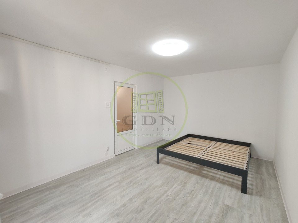 Apartament spațios cu 2 camere decomandate, de închiriat in cartierul V.Aaron