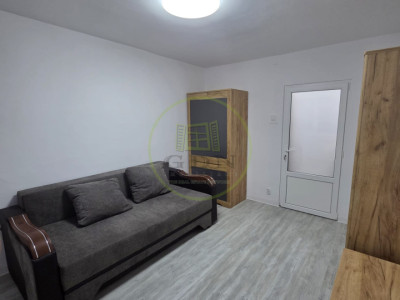 Apartament spațios cu 2 camere decomandate, de închiriat in cartierul V.Aaron