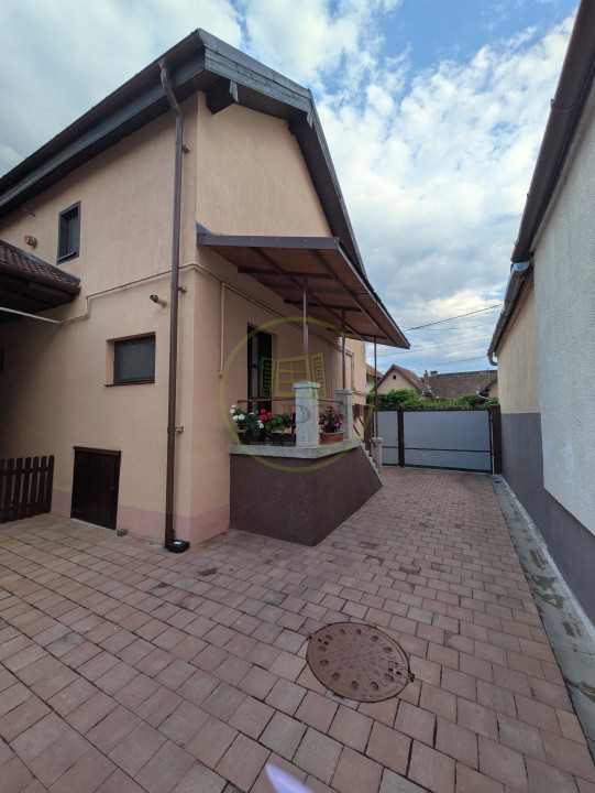 Casa  P+M de inchiriat in Sibiu ... aproape de tot, departe de zgomot