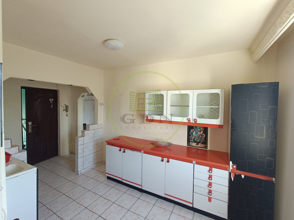 Apartament cu 2 camere de vânzare în Reghin