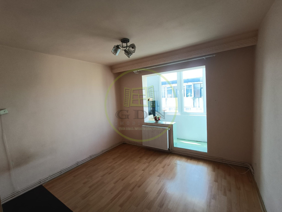 Apartament cu 2 camere de vânzare în Reghin