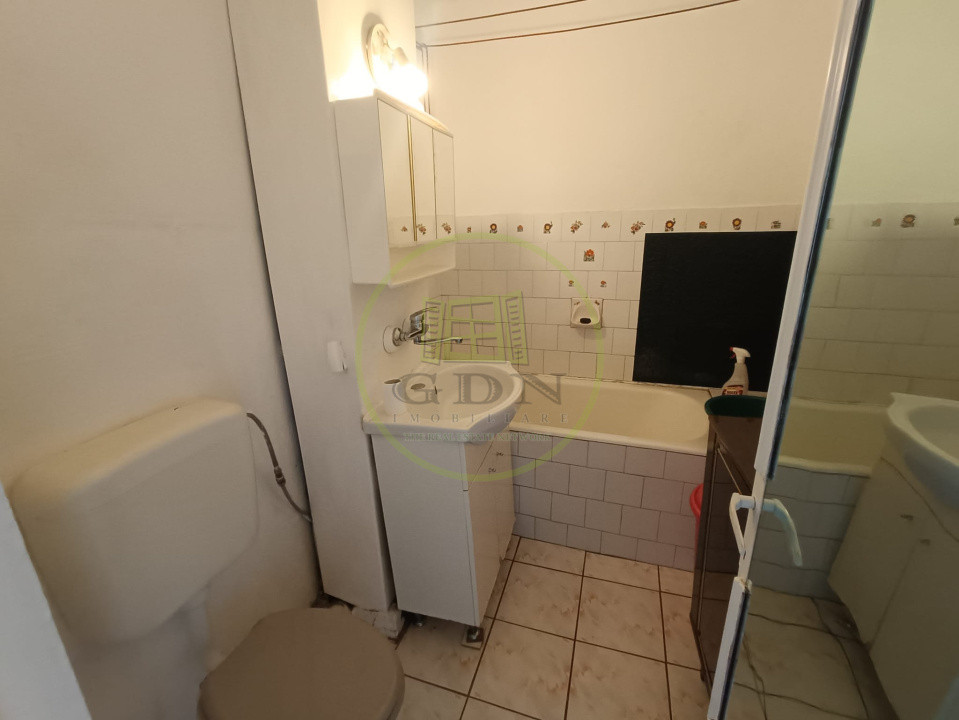 Apartament cu 2 camere de vânzare în Reghin