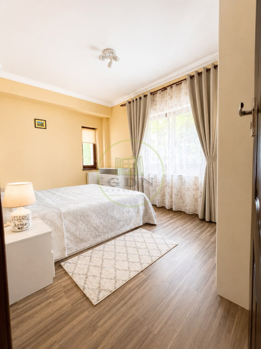 Inchiriez apartament doua camere str mijloc