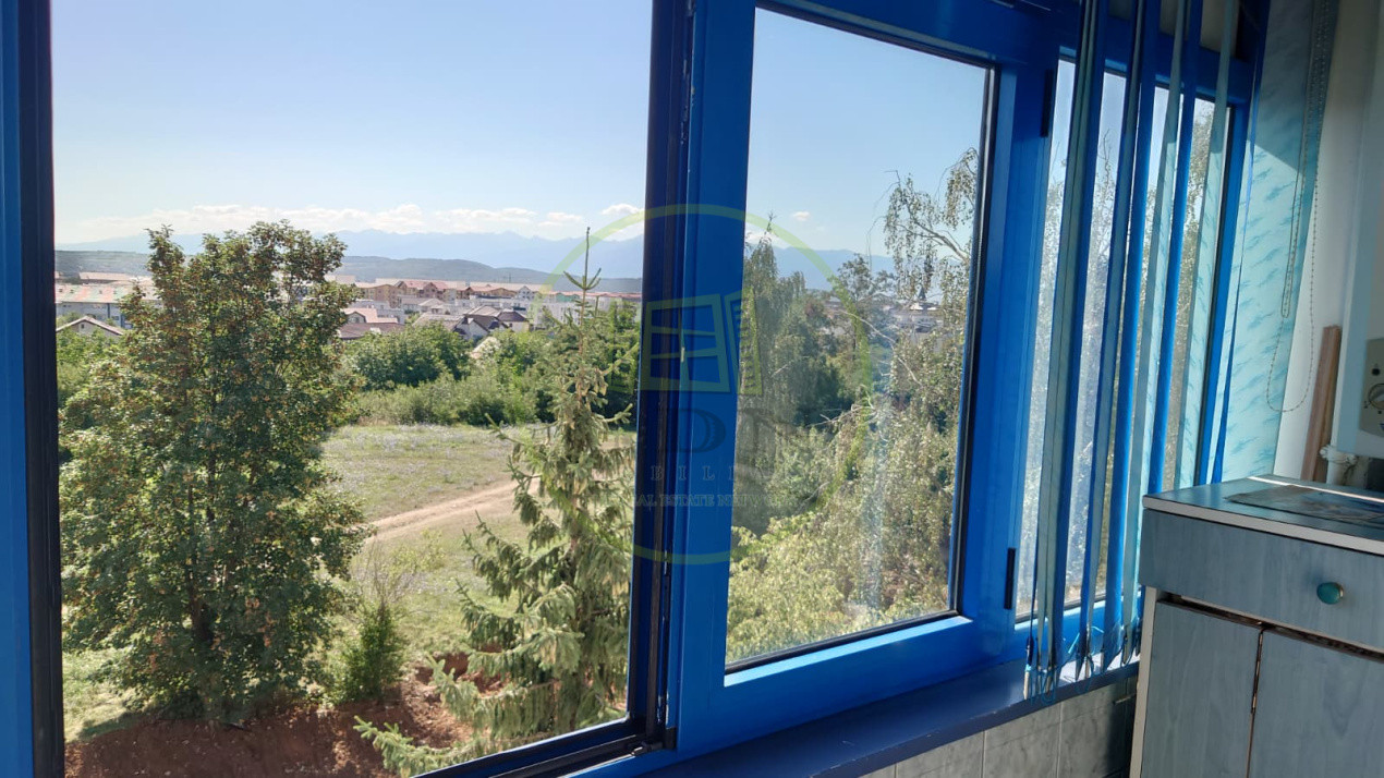 Apartament de vanzare doua camere decomandat, Vasile Aaron!