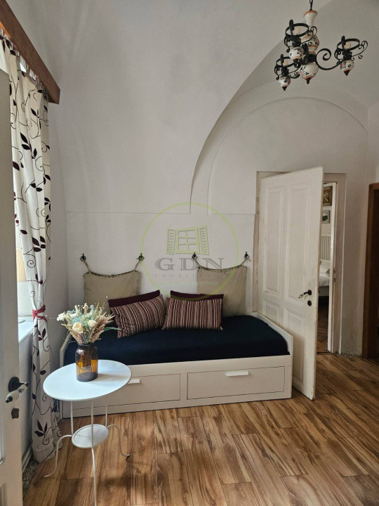 🏡 Apartament boem de închiriat în Centrul Istoric al Sibiului – Strada Faurului