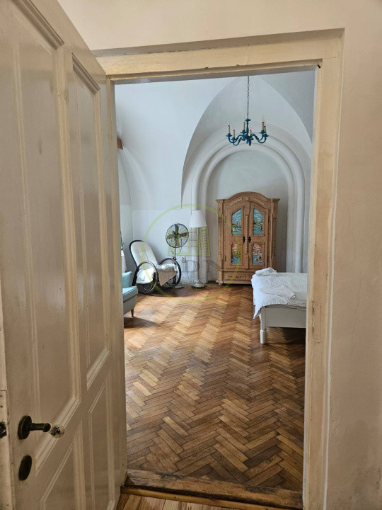 🏡 Apartament boem de închiriat în Centrul Istoric al Sibiului – Strada Faurului