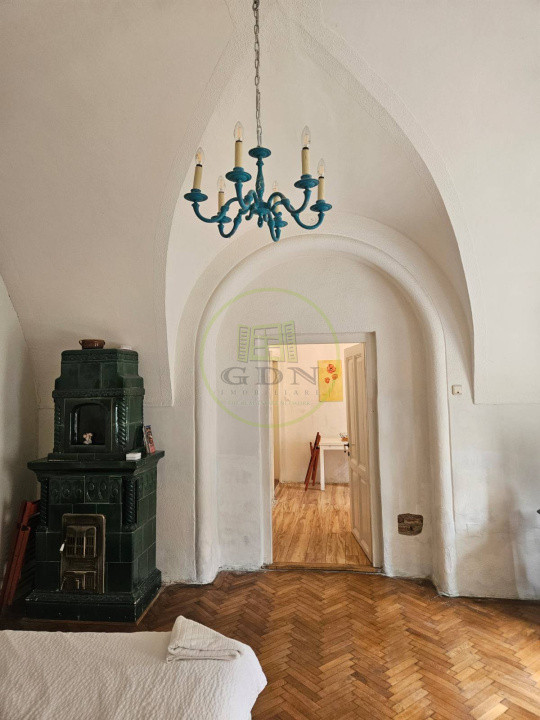 🏡 Apartament boem de închiriat în Centrul Istoric al Sibiului – Strada Faurului