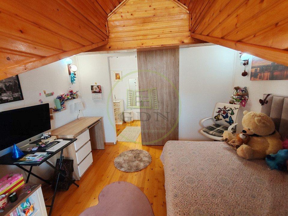 Apartament spațios de vânzare, în imediata apropiere a Parcului Sub Arini 