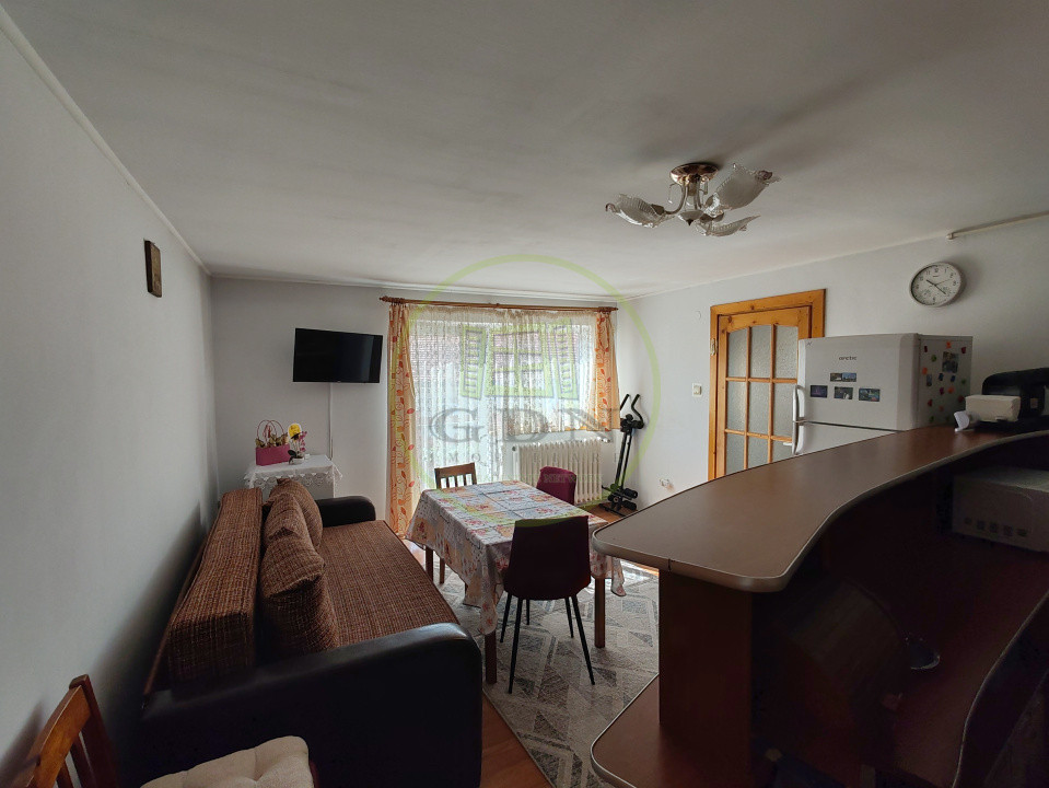 Apartament spațios de vânzare, în imediata apropiere a Parcului Sub Arini 
