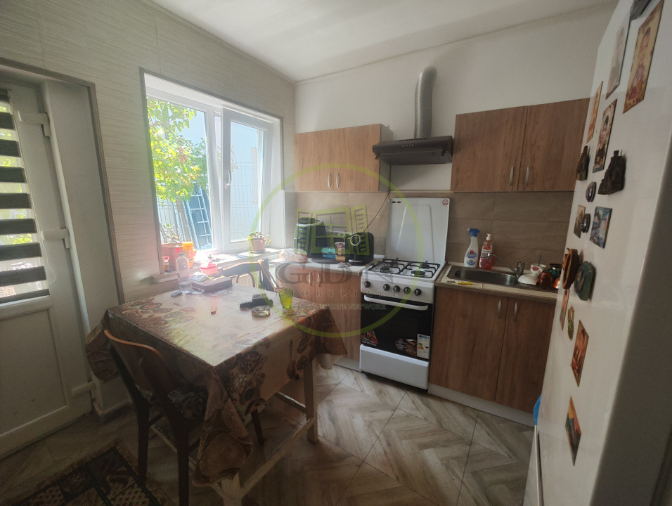 Casa 3 camere, teren 226 mp, Craiova, zona centrala.