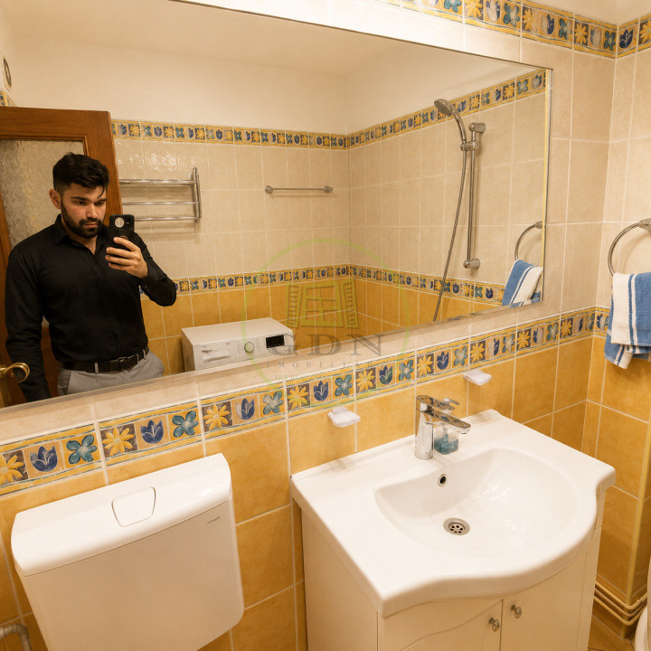 Închiriez apartament 3 camere  Centru Civic Brașov Pet friendly