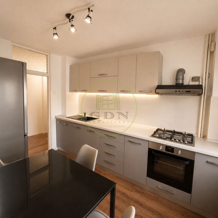 Închiriez apartament 3 camere  Centru Civic Brașov Pet friendly