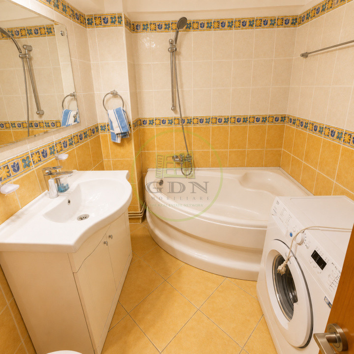 Închiriez apartament 3 camere  Centru Civic Brașov Pet friendly
