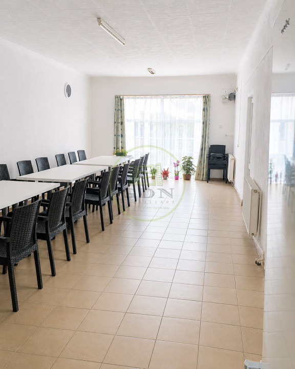 Proprietate deosebită în Zărnești – Două case, spațiu comercial și teren generos