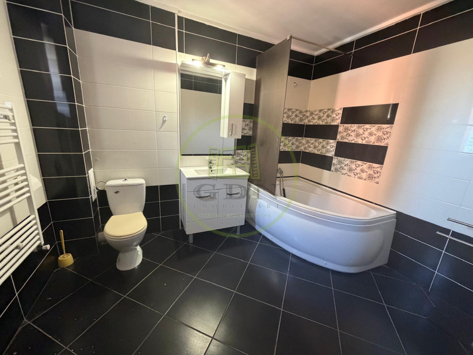 🏡 Apartament 3 Camere | Decomandat | Centrul Istoric | Curte Privată | Parcare
