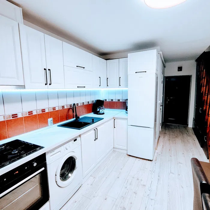 Apartament modern la mansardă 3 camere central 42 mp