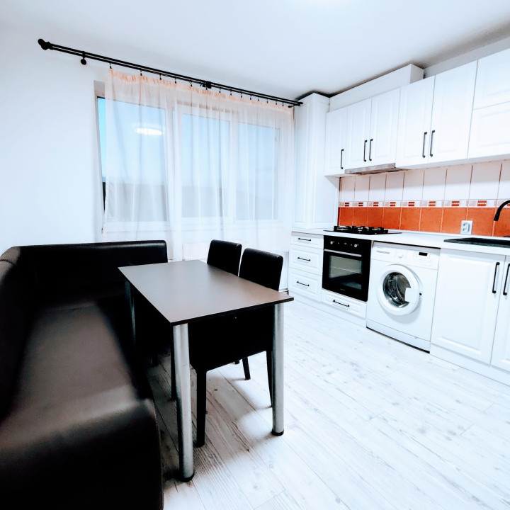 Apartament modern la mansardă 3 camere central 42 mp