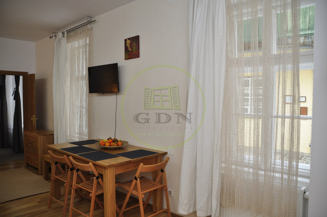 Apartament cu istorie și personalitate, 2 camere, Centrul Istoric Sibiu