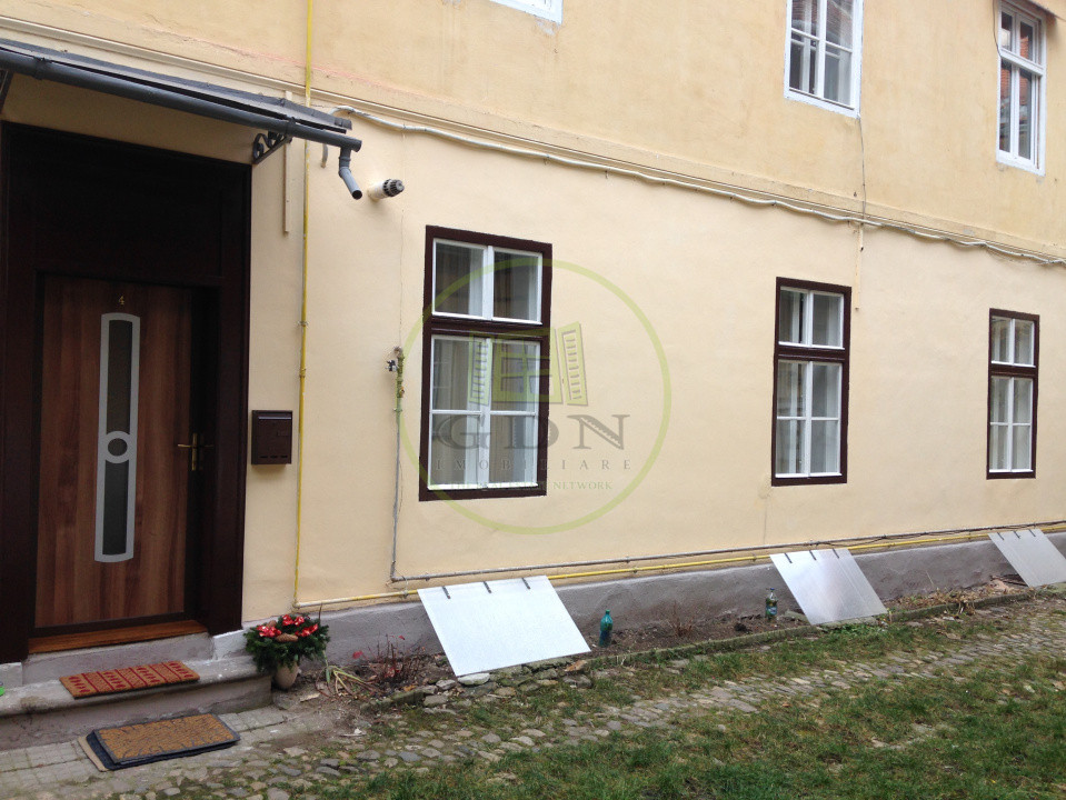 Apartament cu istorie și personalitate, 2 camere, Centrul Istoric Sibiu