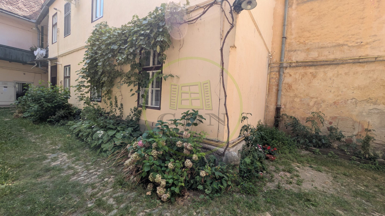 Apartament cu istorie și personalitate, 2 camere, Centrul Istoric Sibiu