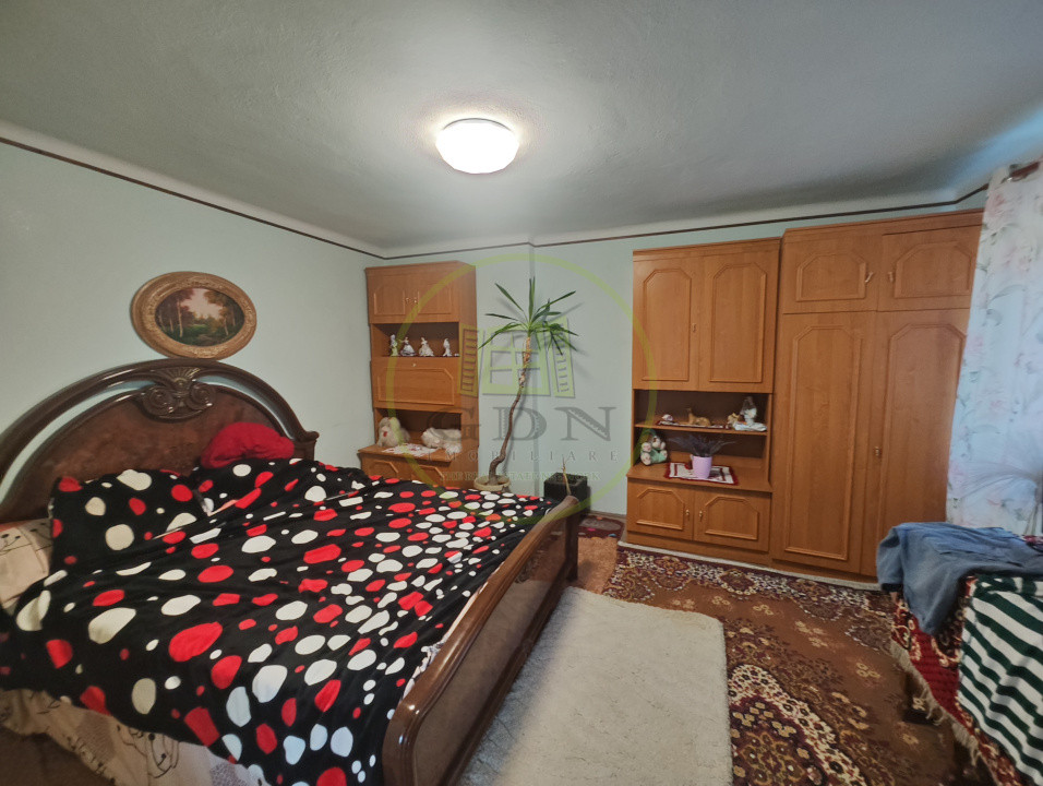 Casa 4 camere, teren 250 mp, localitatea Podari, zona Profi Loco.