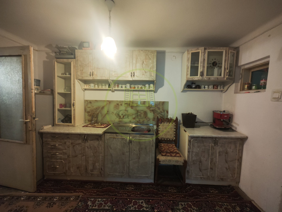 Casa 4 camere, teren 250 mp, localitatea Podari, zona Profi Loco.